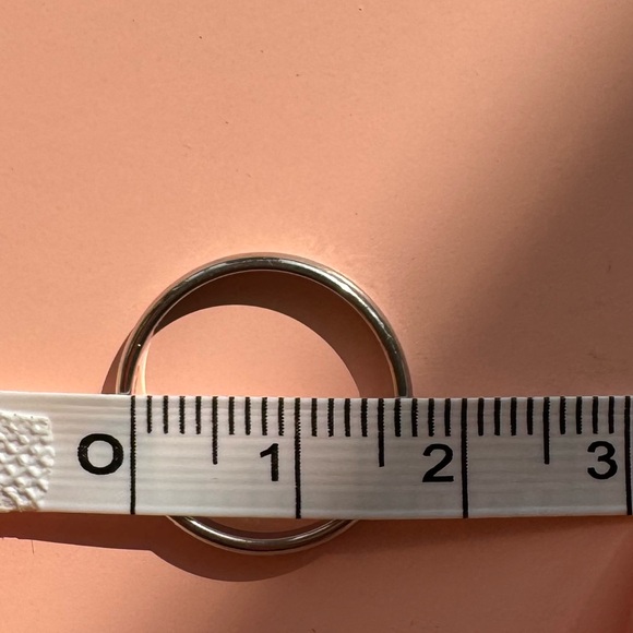 Authentic Tiffany & Co. Platinum Wedding Band, 2mm Wide, Size US 5 1/2 - Picture 3 of 6